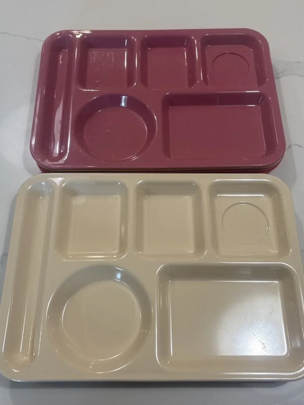 SiLite Chicago Arrowhead Tucker MELAMINE Divided Lunch Trays School Cafeteria
